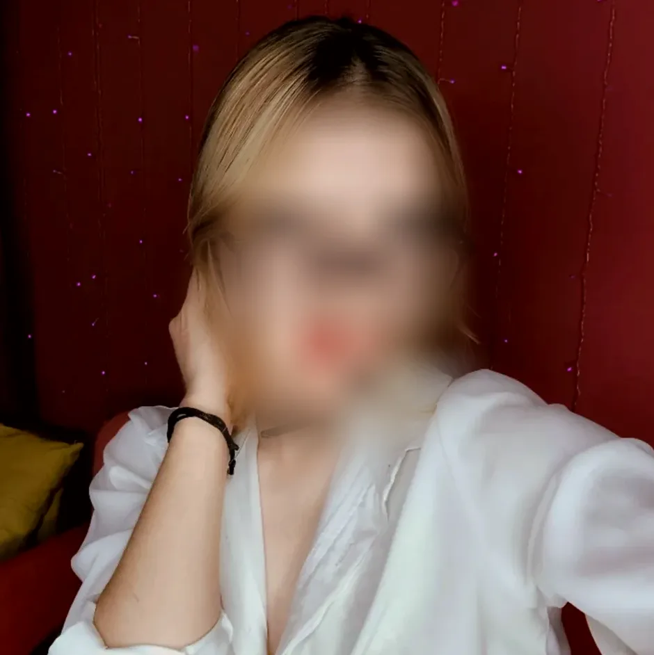 Ayesha, 22