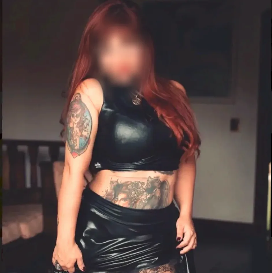 Ewa, 25