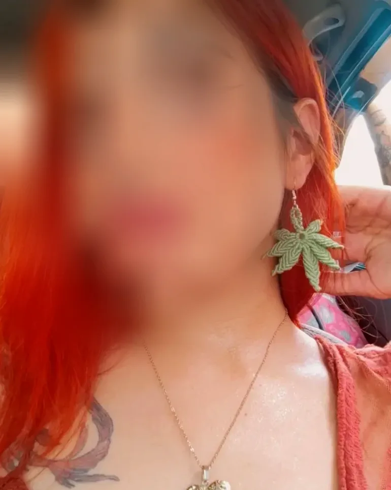 Julia, 26