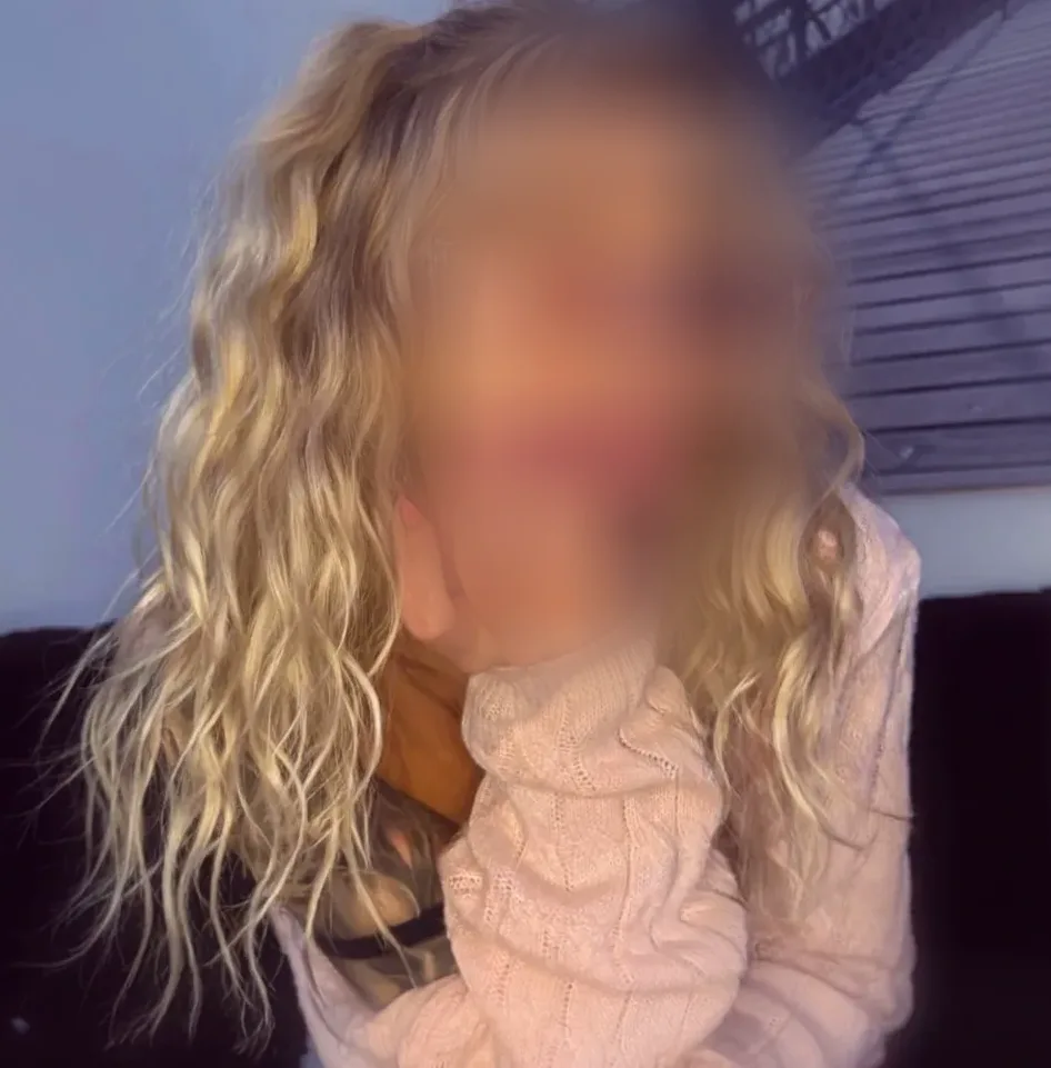 Sofia, 23