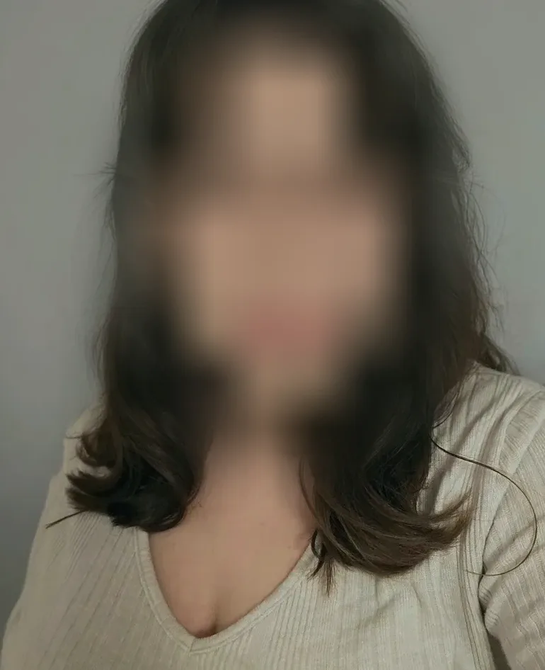 Sophie, 26